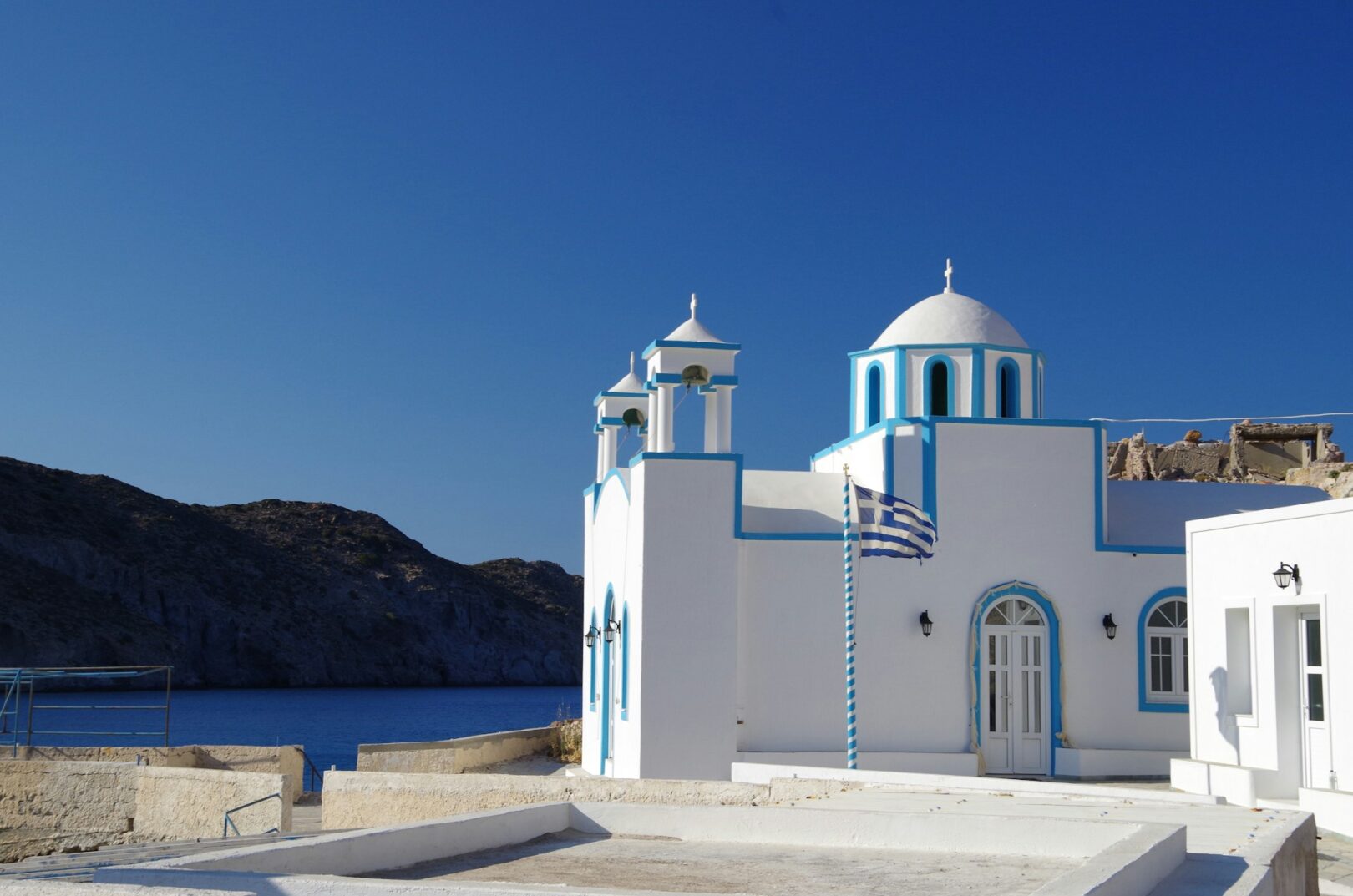 Μήλος. Το νησί των χρωμάτων και των αντιθέσεων